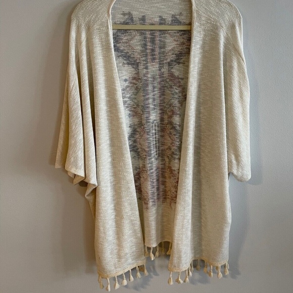 Fashion To Figure | Geometric | Short Sleeve Cardigan | Boho | Plus Size 1 - Picture 2 of 2
